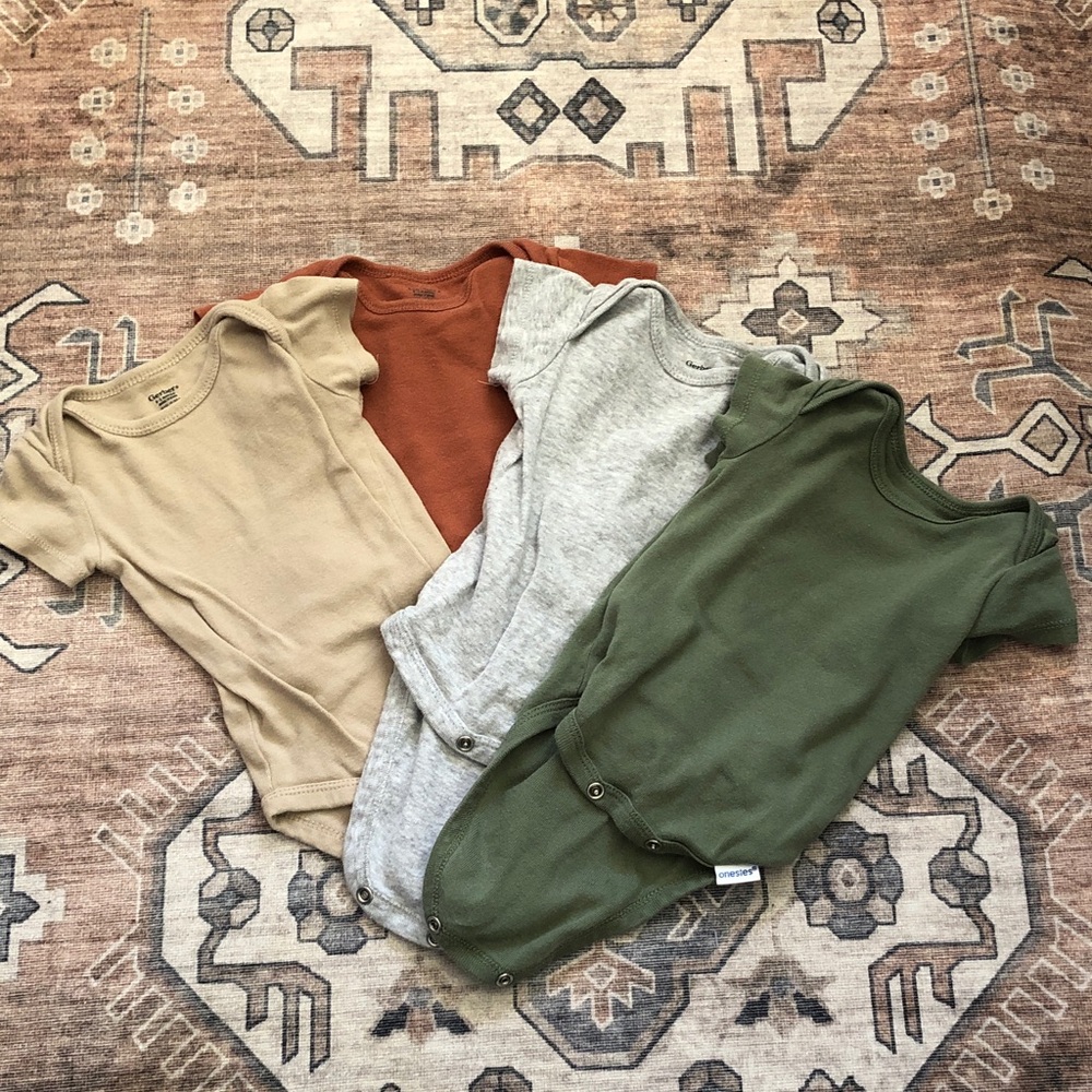 Gerber Onesies (set of 4)